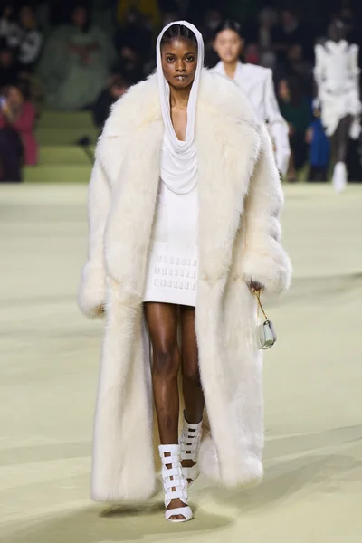 Look 35
